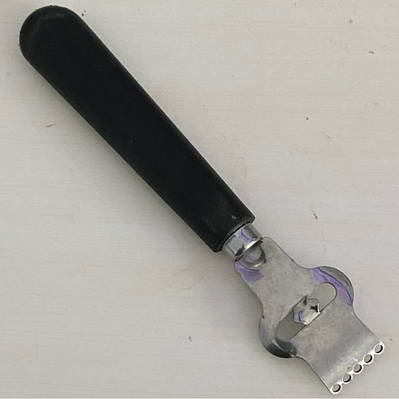 Pampered Chef Citrus Zester - Picture 2 of 3